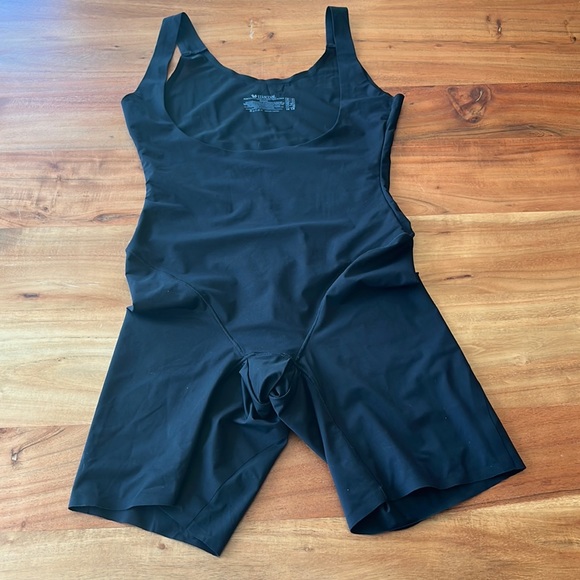 Wacoal Smooth Complexion Shapewear sz small - Picture 2 of 12